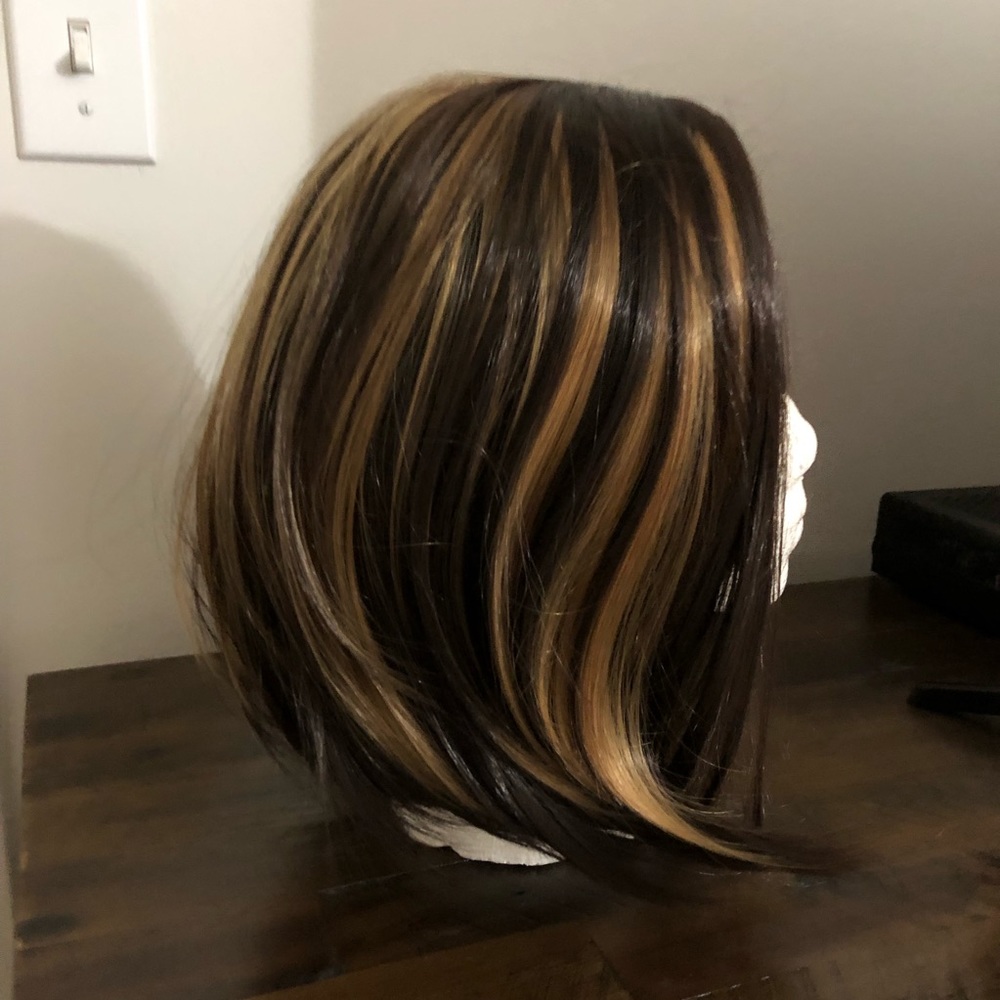 NWT wig